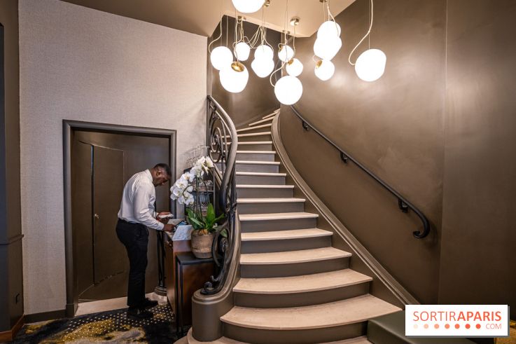 Sphère restaurant Paris 8e - escalier