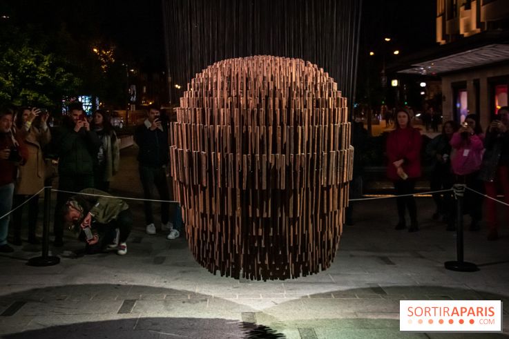 Nuit Blanche 2022 sur la place de la Samaritaine : Bing Bang, une sculpture hypnotisante et sonore