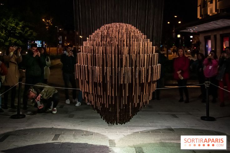 Nuit Blanche 2022 sur la place de la Samaritaine : Bing Bang, une sculpture hypnotisante et sonore