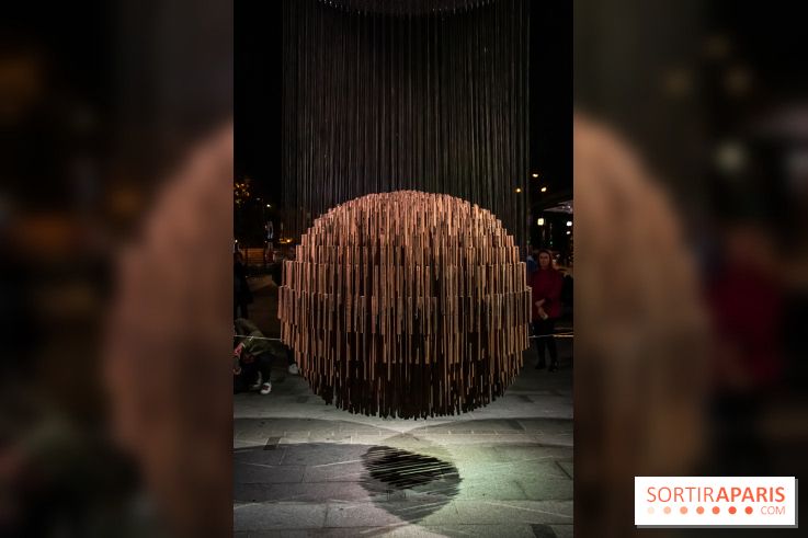 Nuit Blanche 2022 sur la place de la Samaritaine : Bing Bang, une sculpture hypnotisante et sonore