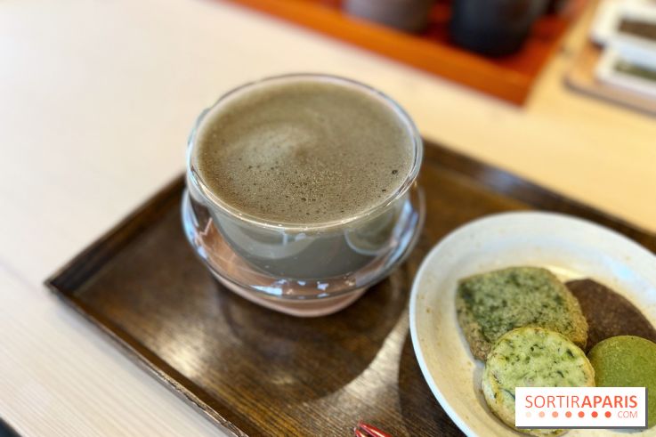 Jugetsudo hojicha latte