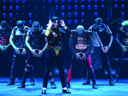 FOREVER THE BEST SHOW ABOUT THE KING OF POP