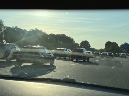 Bison Futé / Toussaint 2025 : à quoi s’attendre sur les routes en Ile-de-France ? Comment éviter les bouchons ?