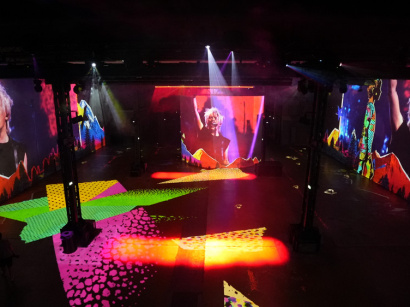 Indochine - Arena Tour : le show immersif débarque à l'Atelier de Lumières