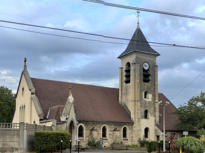 Sous cette église millénaire aux portes de Paris, se cache une crypte rarement ouverte au public