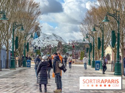 Disneyland Paris : tout savoir sur Adventure Bay, la zone du lac de Disney Adventure World