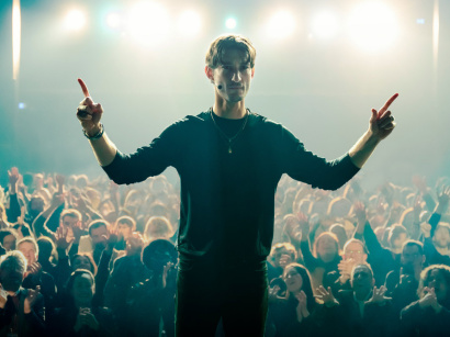 Gourou : thriller psychologique avec Pierre Niney par Yann Gozlan