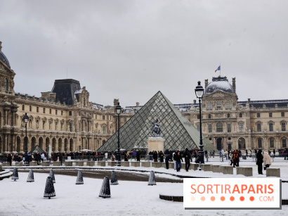 La Neige à Paris - Musée du Louvre pyramide