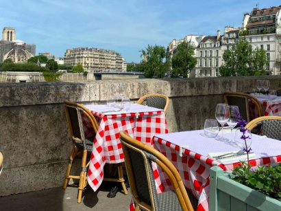 La Rôtisserie d'Argent dévoile sa terrasse, sur le pont de la Tournelle