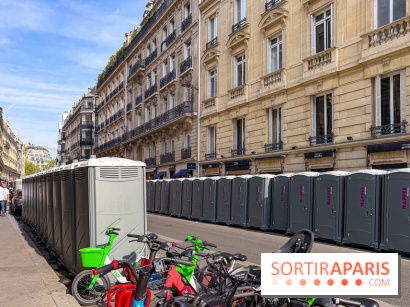 Visite du Pape à Pape : des WC publics installés dans les petites rues autour des Champs-Élysées