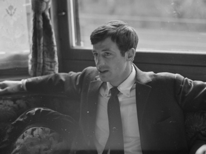 Belmondo le magnifique : l'icône du cinéma français au cœur d'une exposition à la Cinémathèque