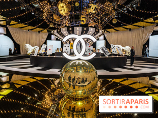 Exposition Le Grand Numéro de Chanel au Grand Palais Éphémère à Paris - Sigle Chanel