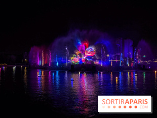 Disneyland Paris : Disney Cascade of Lights, le spectacle nocturne sur Adventure Bay