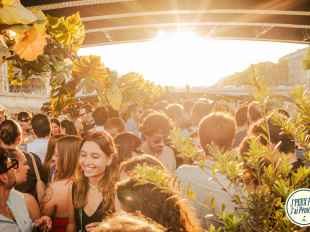 J’peux pas, J’ai Péniche : croisière festive, DJ set, terrasse et club atypique à Paris