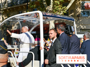 EN Images : le passage du pape Léon XIV en papamobile à Paris