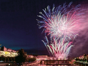 Feu d'artifice du 14 Juillet 2018 à Pontoise (95)