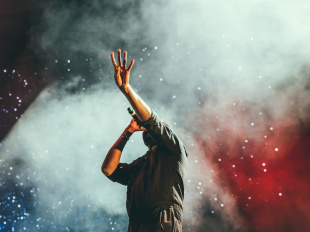 Les Enfoirés 2025 : les artistes présents aux concerts