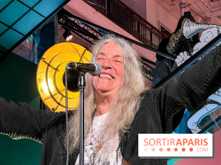 Patti Smith en séance de dédicaces à la librairie Gallimard à Paris