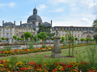 Ce célèbre hôpital parisien était à l'origine... une fabrique de poudre à canon