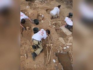 Visite d'un chantier de fouilles au cœur d'une nécropole pour les Journées de l'Archéologie