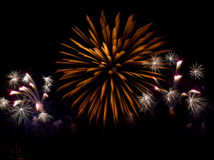 Feu d'artifice du 14 Juillet 2019 à Vitry-sur-Seine (94)