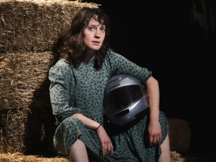 Queen Kong au Théâtre Paris-Villette : un cri de liberté contre les normes sociales