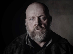 Jean Valjean : l’histoire bouleversante d’un homme brisé, porté par Grégory Gadebois