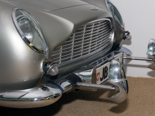 L’Aston Martin DB5 de Goldfinger exposée à Beaulieu
