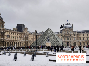 La Neige à Paris - Musée du Louvre pyramide