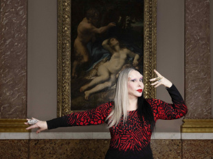 Orlan Louvre