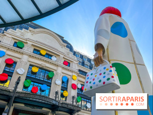 La gigantesque Yayoi Kusama devant le siège de Louis Vuitton, face à la Samaritaine