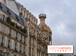 Que cache cette façade et ce toit en forme de bouchon de champagne ?