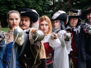 Les Contes du Temps Passé : un spectacle de cape et d'épée à Neuilly-sur-Seine (92)