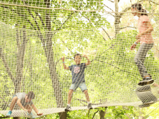 Des vacances de printemps en pleine nature dans les parcs AccroCamp !