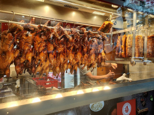 HOA NAM, les rôtisseries avec canard laqué et porc croustillant