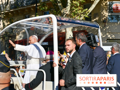 EN Images : le passage du pape Léon XIV en papamobile à Paris