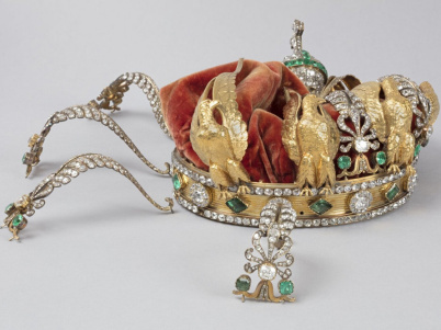 Musée du Louvre : la couronne de l’impératrice Eugénie lance sa restauration