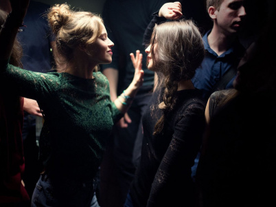 Respire: Joséphine Japy, Lou de Laâge