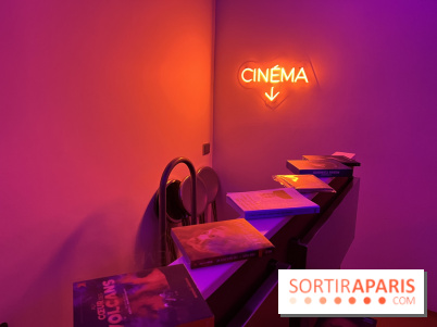 Insolite : Out of the blue, le bar-cinéma qui mixe vins nature et courts-métrages d'auteur à Paris