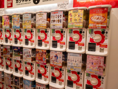 Gashapon : Magasin de machines à capsules Japon rue de Rivoli