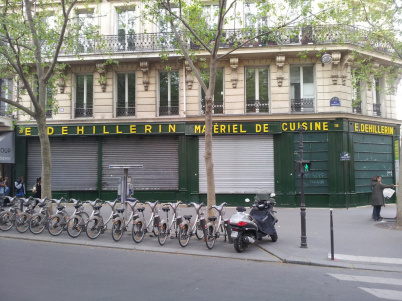 E. Dehillerin : la boutique historique à Paris où les casseroles en cuivre sont reines