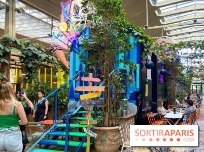 Un bar à glaces et un dessert dans un train de la Félicita