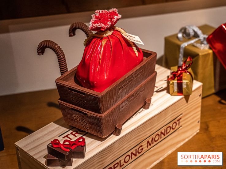 La Bûche de Noël d'Adrien Salavert aux Belles Perdrix de Troplong Mondot 2022 - hotte de vendanges du Père Noël