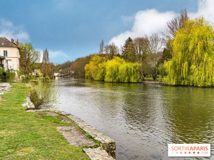 Moret-sur-Loing - citée médiévale - plus beaux détours de France - bord du Loing