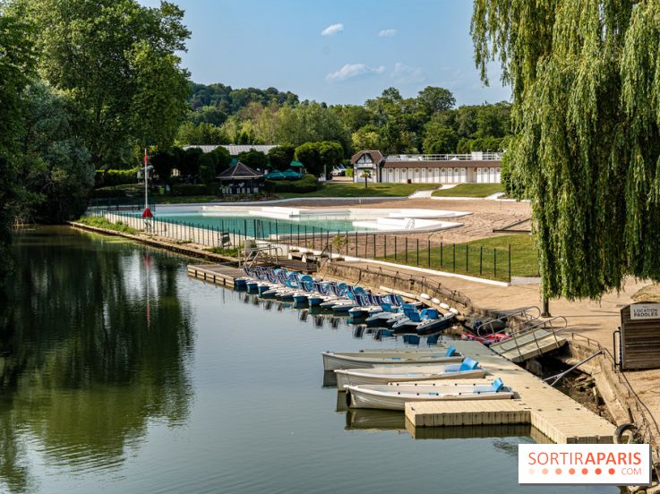 L'Isle-Adam, l'un des plus beaux village d'Ile-de-France - La plage - pédalos - barque