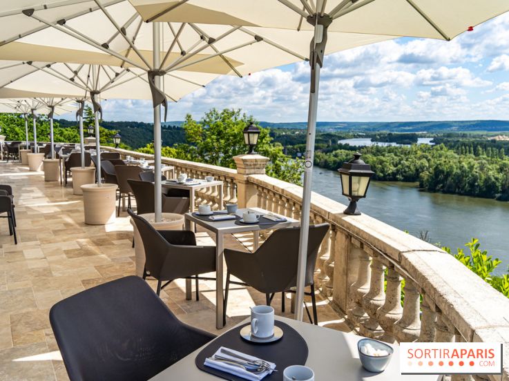 Le Brunch à volonté du belvédère au Domaine de la Corniche dans les Yvelines - photos -  terrasse