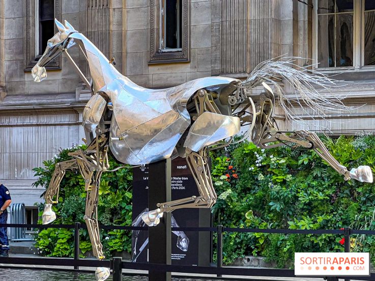 ZEUS, cheval métallique de la cérémonie d'ouverture des JO de Paris 2024 à l'Hôtel de Ville