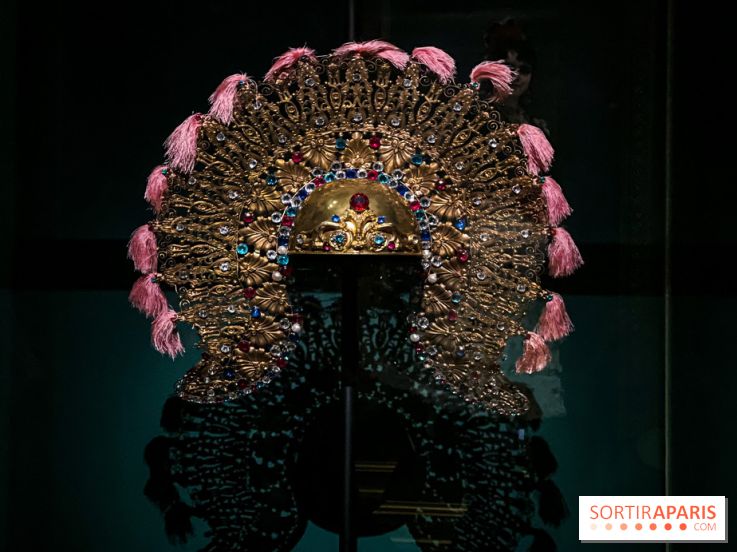 Bijoux de scène de l'Opéra de Paris : l'exposition de parures merveilleuses au Palais Garnier - IMG 2439 jpg