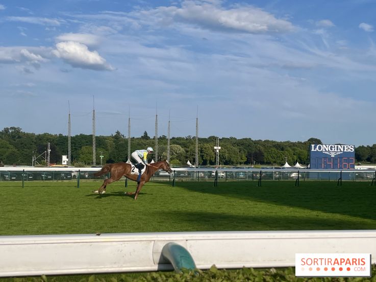 Jeuxdi by Longchamp - course hippique