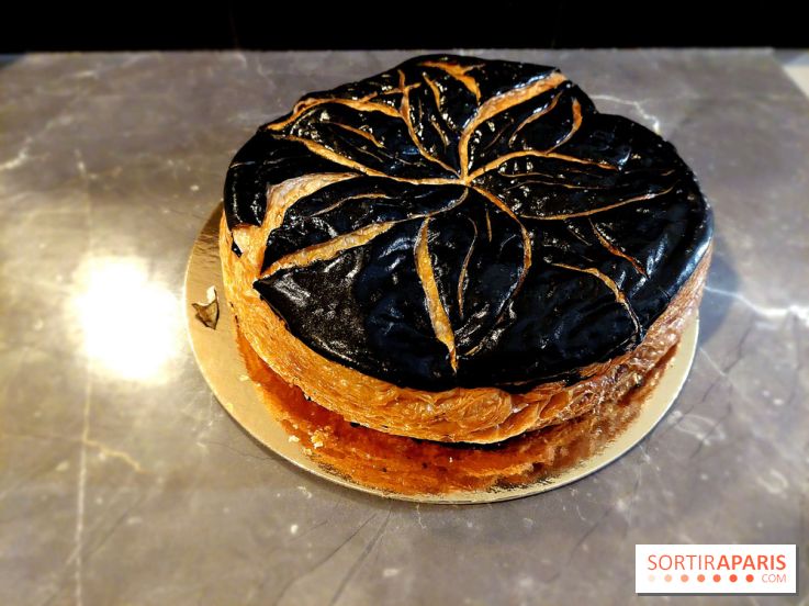 Aki Boulangerie : nos photos de sa galette des rois au sésame noir - Galette Aki Boulangerie 3 fotor 20260109143616